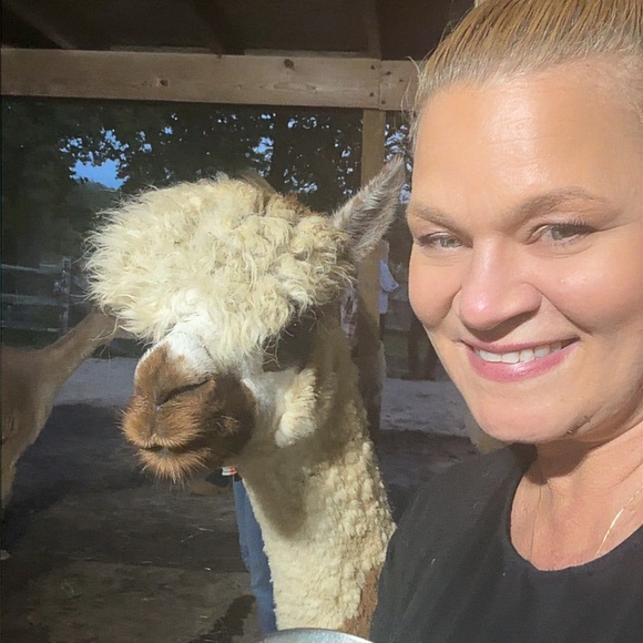 Meet your Posher, Sherrie - Picture 4 of 13